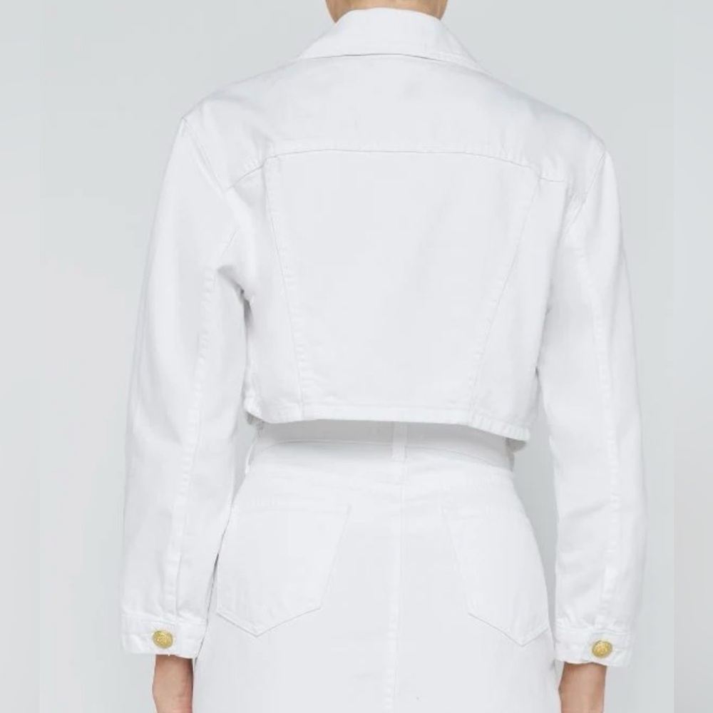 NWOT L’AGENCE Genevie Cropped Denim Jacket Blanc White Gold Dome Buttons Size M - Picture 7 of 7